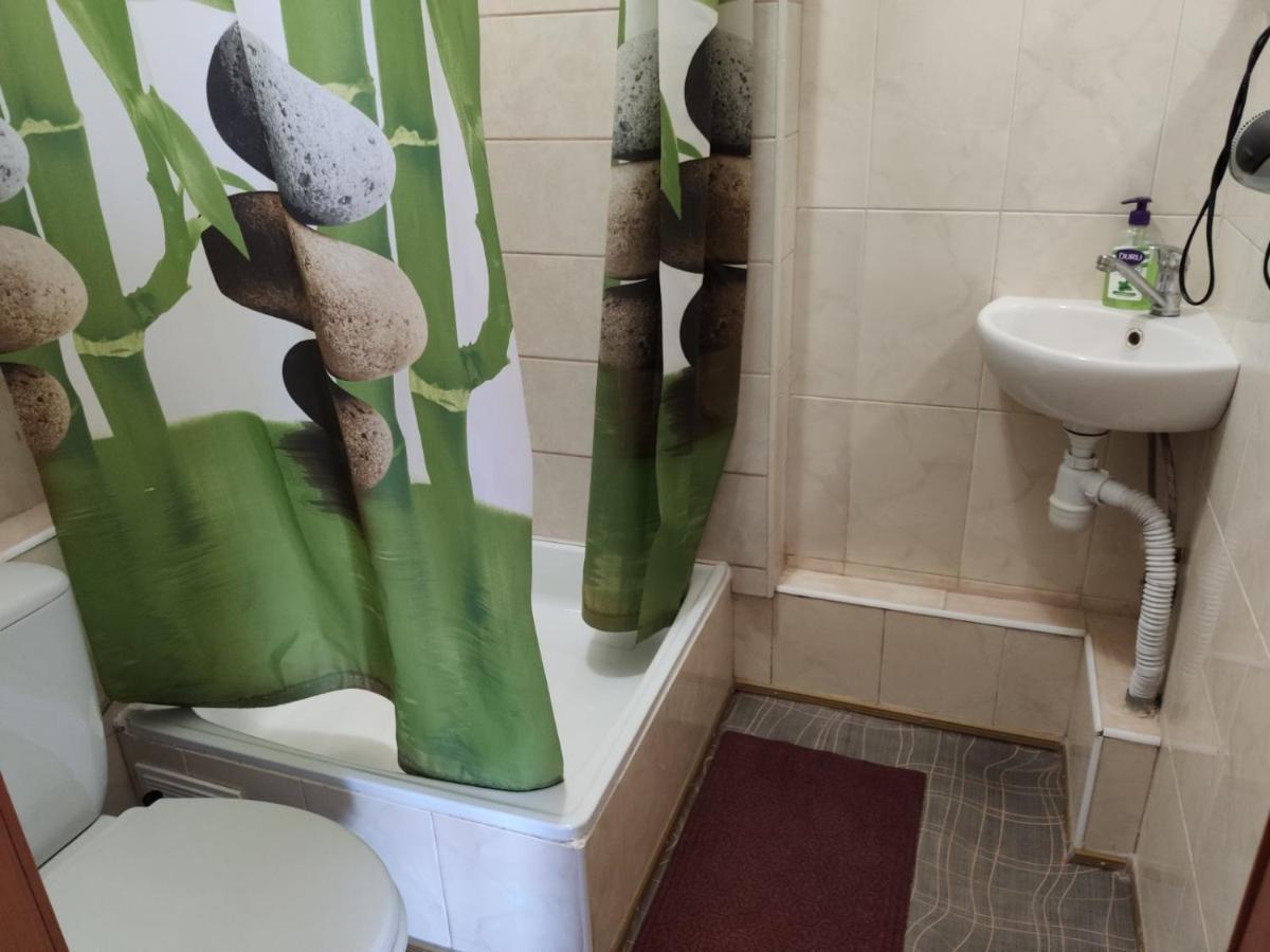 Bambukovyi Gai Apartment Kiev Ngoại thất bức ảnh